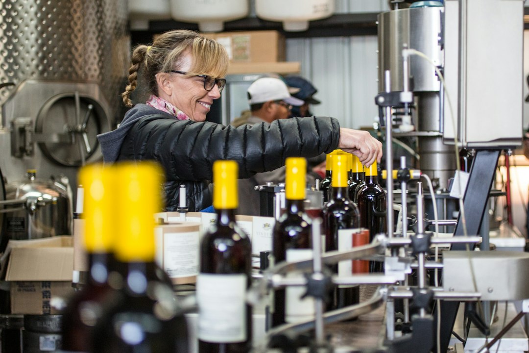 Pressure-Sensitive Labels vs Shrink Sleeves